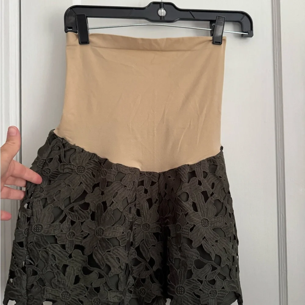 A Pea in the Pod Floral Lace High Waist Shorts - Olive - Picture 3 of 4